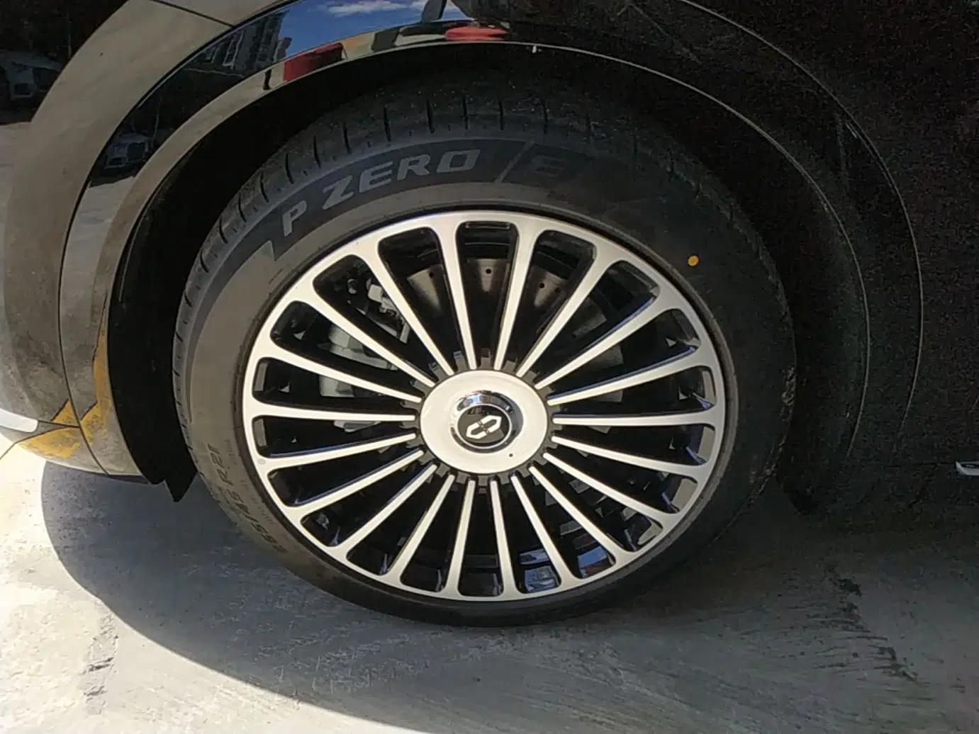 Hima AITO M8 2025 Extended-Range Ultra Version 53.4 kWh 6-Seater Edition — миниатюра 10