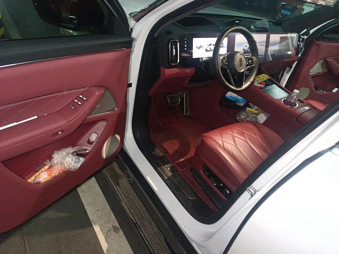 Hima AITO M8 2025 Extended-Range Max+ Version 53.4 kWh 5-Seater Edition — миниатюра 16