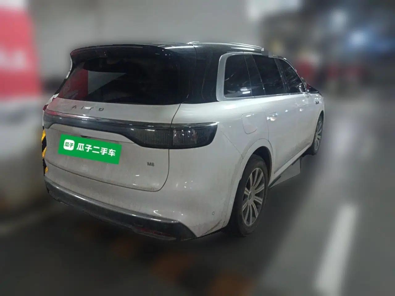 Hima AITO M8 2025 Extended-Range Max+ Version 53.4 kWh 5-Seater Edition — миниатюра 6