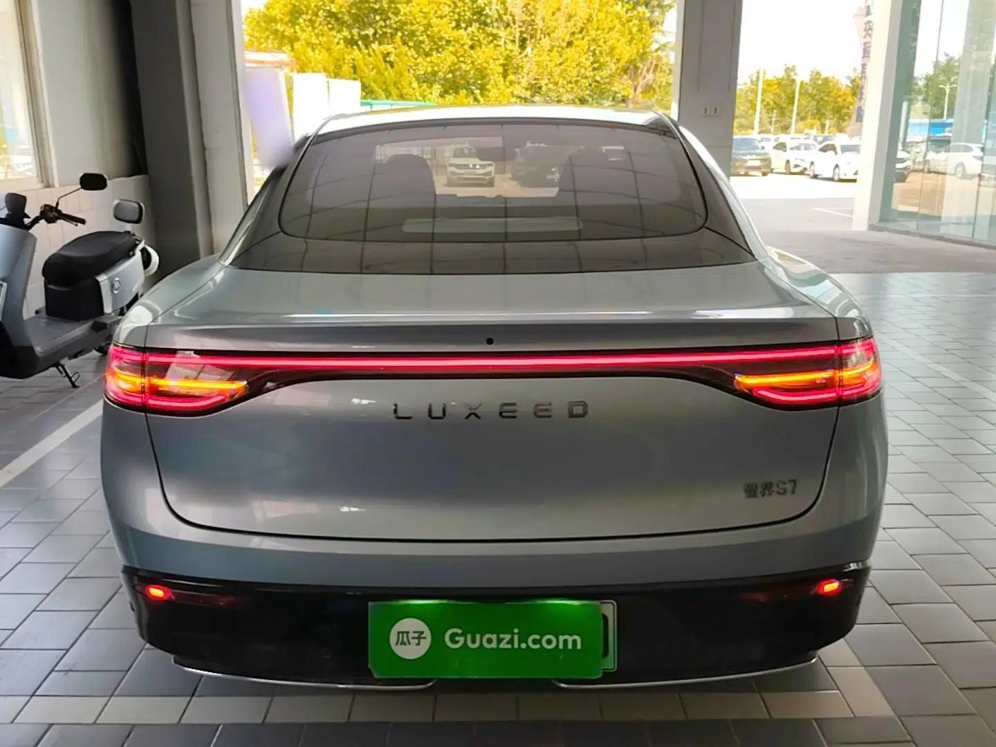 Hima Luxeed S7 2024 Max Rear-Drive Long-Range Intelligent Driving Version — миниатюра 5