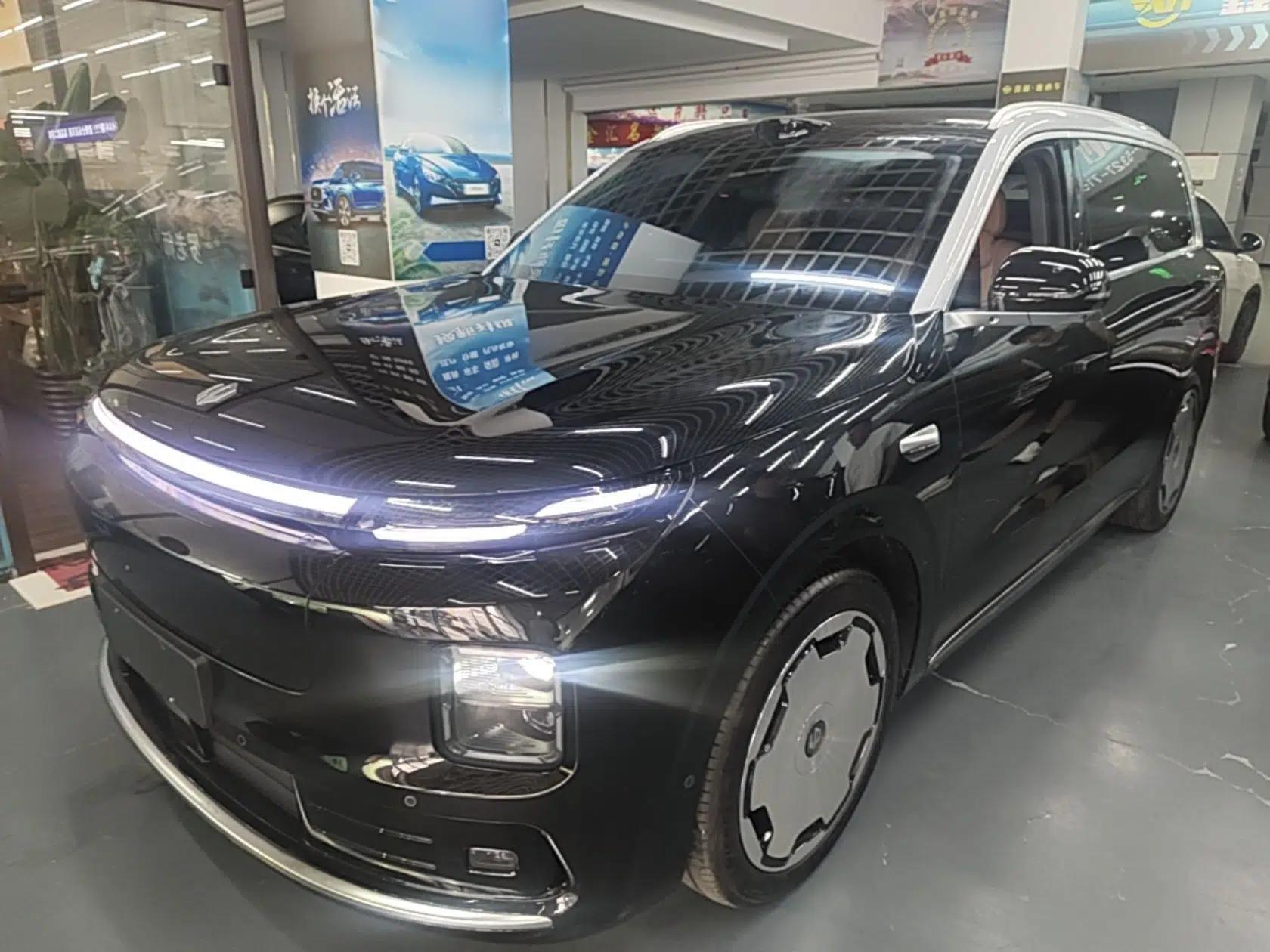 Leapmotor D19 2026 Pure Electric 720 Smart Luxury Edition Six-Seat — миниатюра 1