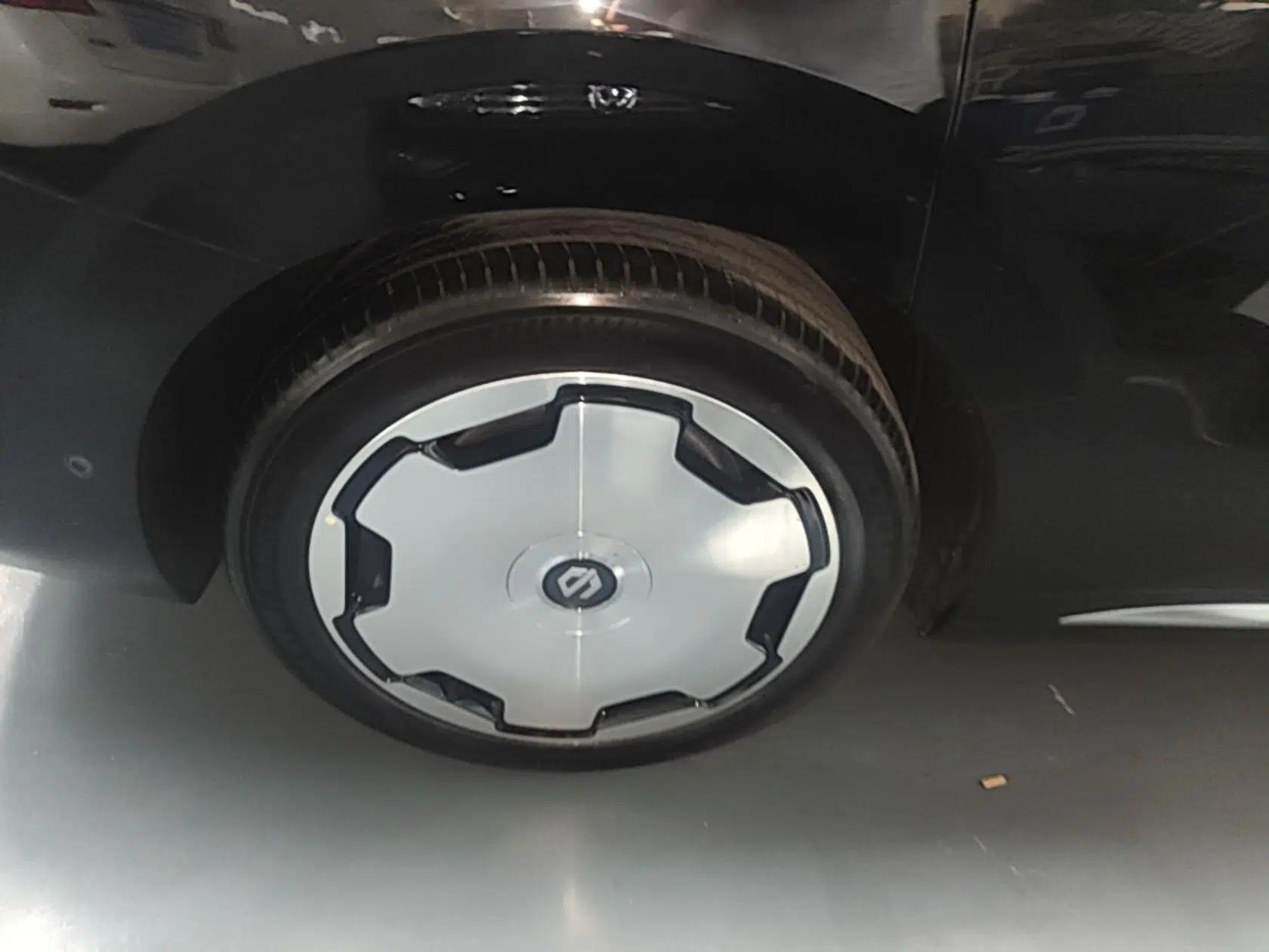 Leapmotor D19 2026 Pure Electric 720 Smart Luxury Edition Six-Seat — миниатюра 11