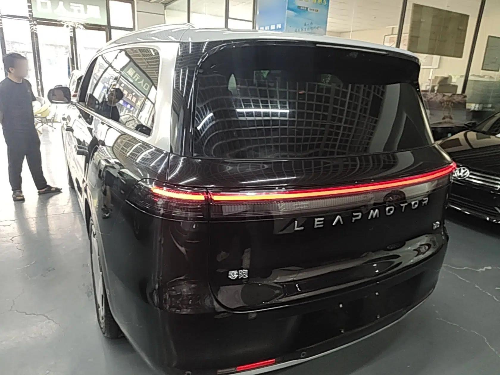 Leapmotor D19 2026 Pure Electric 720 Smart Luxury Edition Six-Seat — миниатюра 4