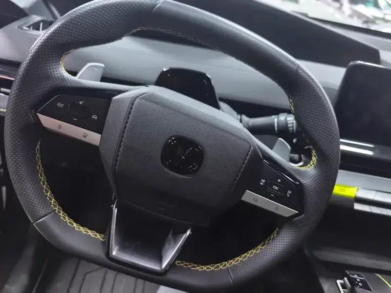 Changan UNI-V 2022 1.5T Sport Edition — миниатюра 6