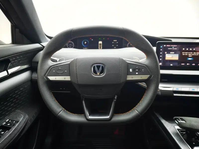Changan UNI-V 2022 2.0T Speed Edition — миниатюра 16