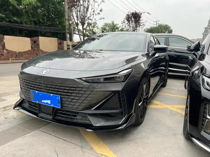 Changan UNI-V 2023 1.5T Sport Edition — миниатюра 1