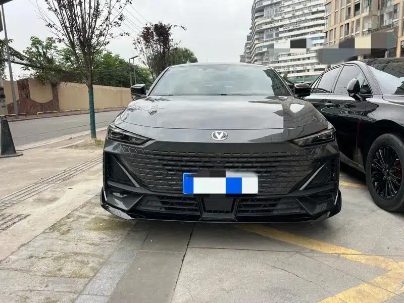 Changan UNI-V 2023 1.5T Sport Edition — миниатюра 2