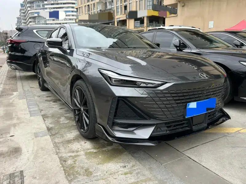 Changan UNI-V 2023 1.5T Sport Edition — миниатюра 3