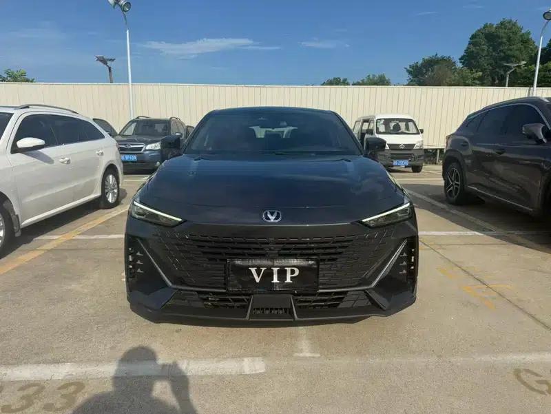 Changan UNI-V 2023 1.5T Premium Edition — миниатюра 2