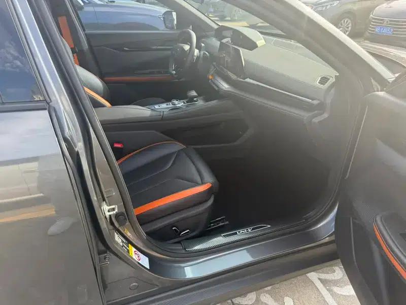 Changan UNI-V 2023 1.5T Premium Edition — миниатюра 6