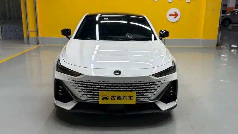 Changan UNI-V 2023 1.5T Premium Edition — миниатюра 2