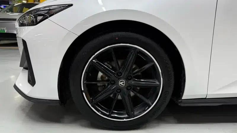 Changan UNI-V 2023 1.5T Premium Edition — миниатюра 16