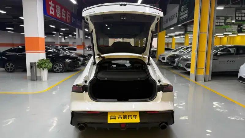 Changan UNI-V 2023 1.5T Premium Edition — миниатюра 27