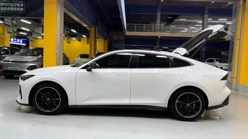 Changan UNI-V 2023 1.5T Premium Edition — миниатюра 4