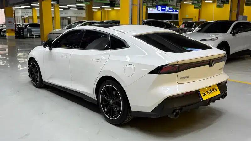 Changan UNI-V 2023 1.5T Premium Edition — миниатюра 5