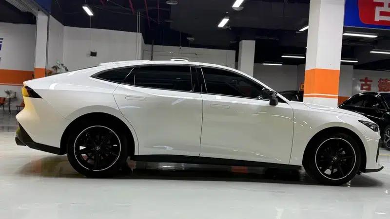 Changan UNI-V 2023 1.5T Premium Edition — миниатюра 8