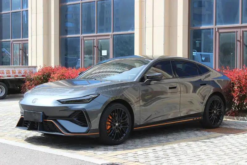 Changan UNI-V 2025 Model, Third Generation, 2.0T Sport Edition — миниатюра 1