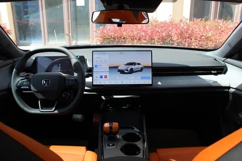 Changan UNI-V 2025 Model, Third Generation, 2.0T Sport Edition — миниатюра 11