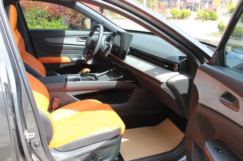 Changan UNI-V 2025 Model, Third Generation, 2.0T Sport Edition — миниатюра 15
