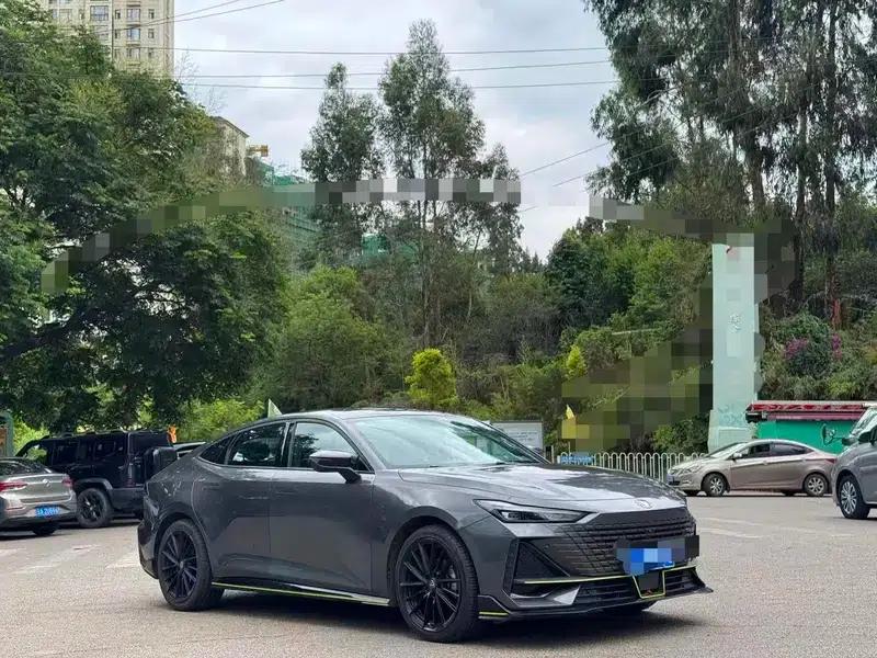 Changan UNI-V 2023 1.5T Premium Edition — миниатюра 3
