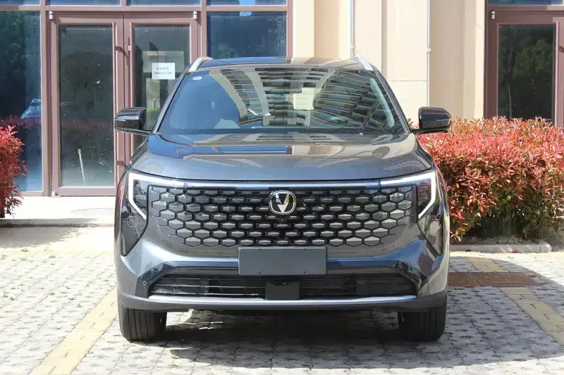 Changan CS55 PLUS PHEV 2026 Smart New Blue Whale 125km Smart Edition — миниатюра 2