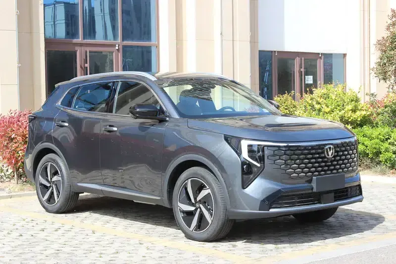 Changan CS55 PLUS PHEV 2026 Smart New Blue Whale 125km Smart Edition — миниатюра 3