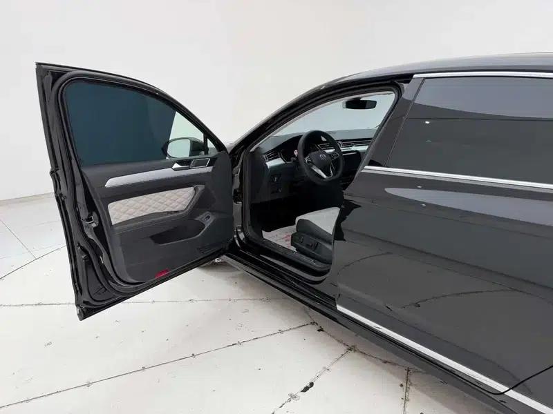 2025 Volkswagen Magotan Facelift II - Popular Edition 330TSI DSG Luxury — миниатюра 11