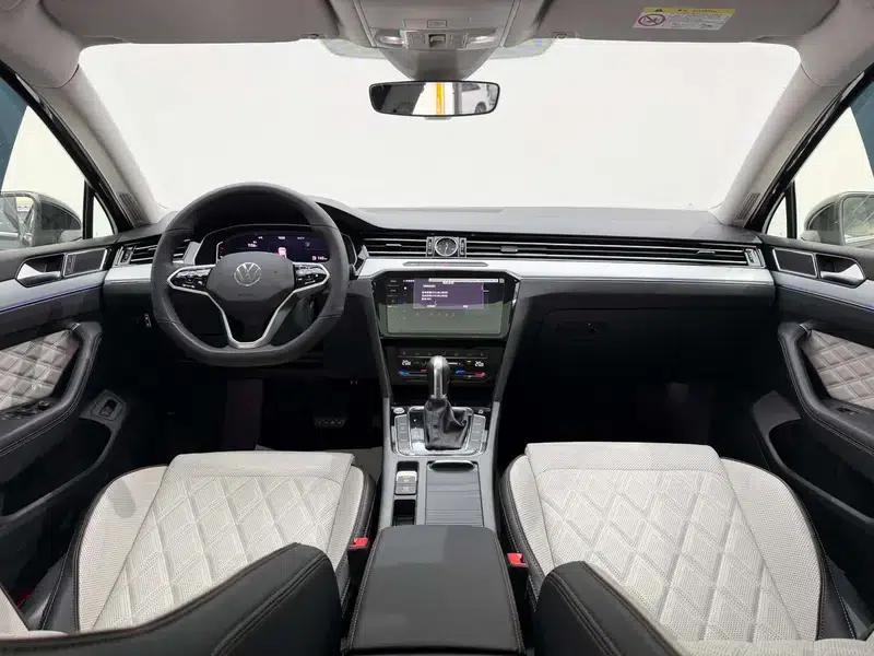 2025 Volkswagen Magotan Facelift II - Popular Edition 330TSI DSG Luxury — миниатюра 17