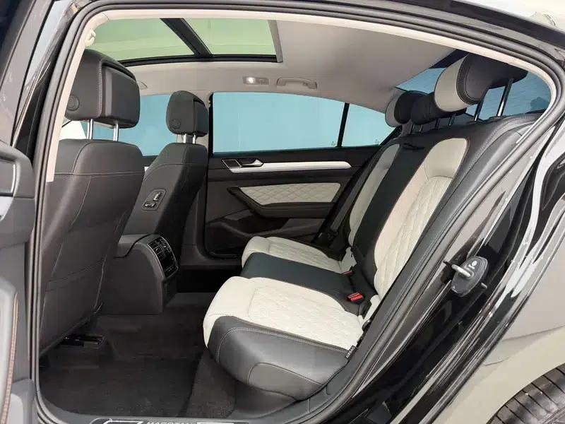 2025 Volkswagen Magotan Facelift II - Popular Edition 330TSI DSG Luxury — миниатюра 23