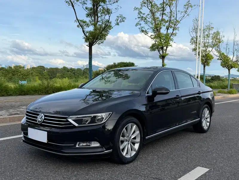 2018 Volkswagen Passat 280TSI DSG Leading Edition — миниатюра 1
