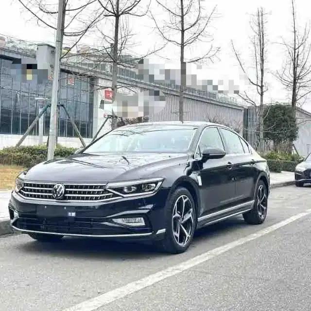 Volkswagen Magotan 2023 2 Millionth Unit Commemorative Edition 330TSI DSG Luxury — миниатюра 1