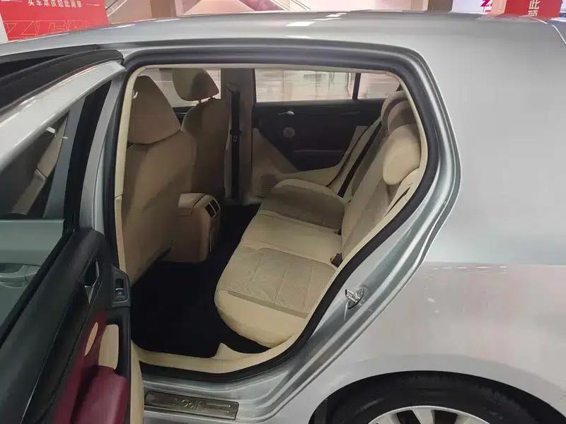 2011 Golf 1.6 Automatic Comfort — миниатюра 32
