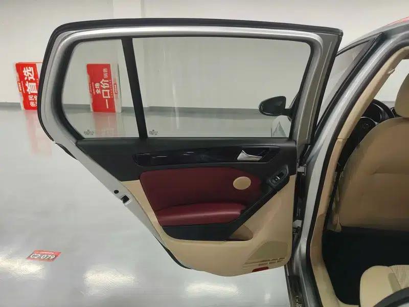 2011 Golf 1.6 Automatic Comfort — миниатюра 36