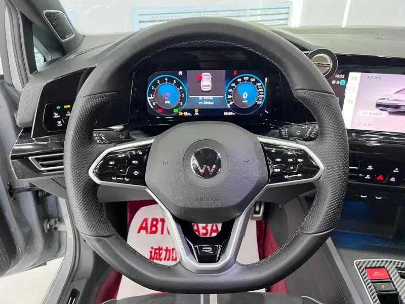 2023 Golf 280TSI DSG R-Line Lite — миниатюра 17