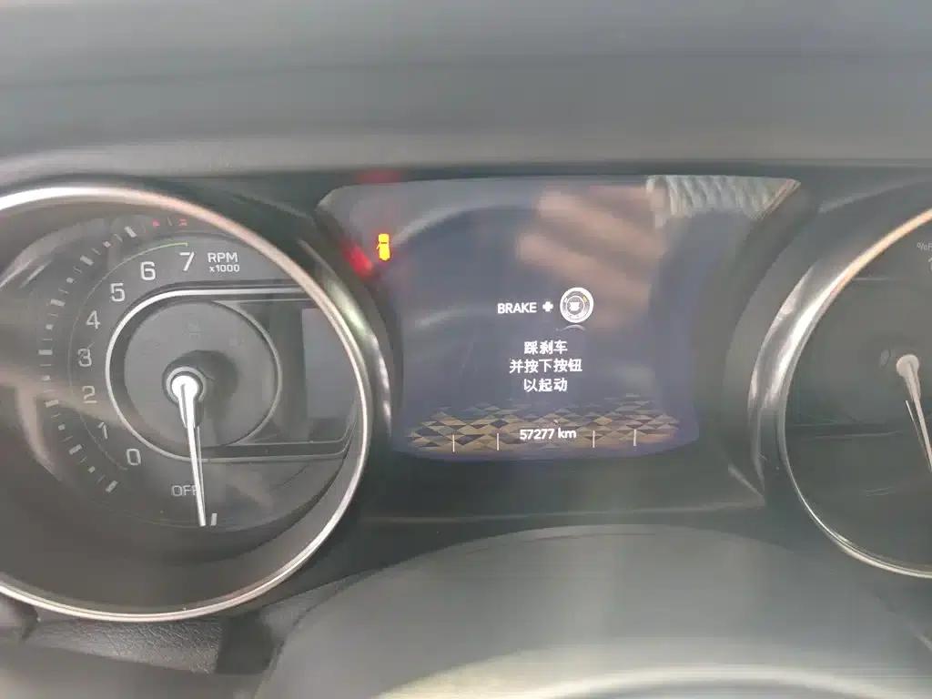 Jeep Wrangler New Energy 2021 Model 4-Door 2.0T 4xe Sahara — миниатюра 12