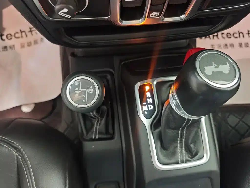 Jeep Wrangler New Energy 2021 Model 4-Door 2.0T 4xe Sahara — миниатюра 14