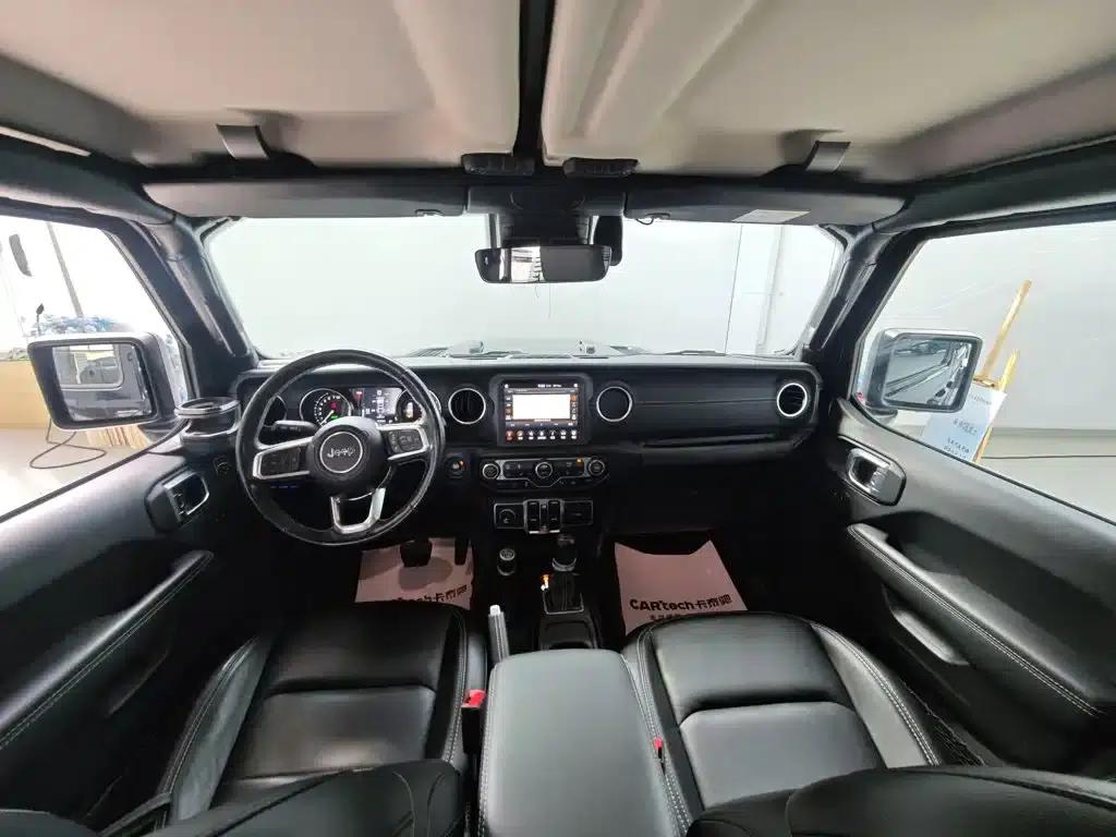 Jeep Wrangler New Energy 2021 Model 4-Door 2.0T 4xe Sahara — миниатюра 15
