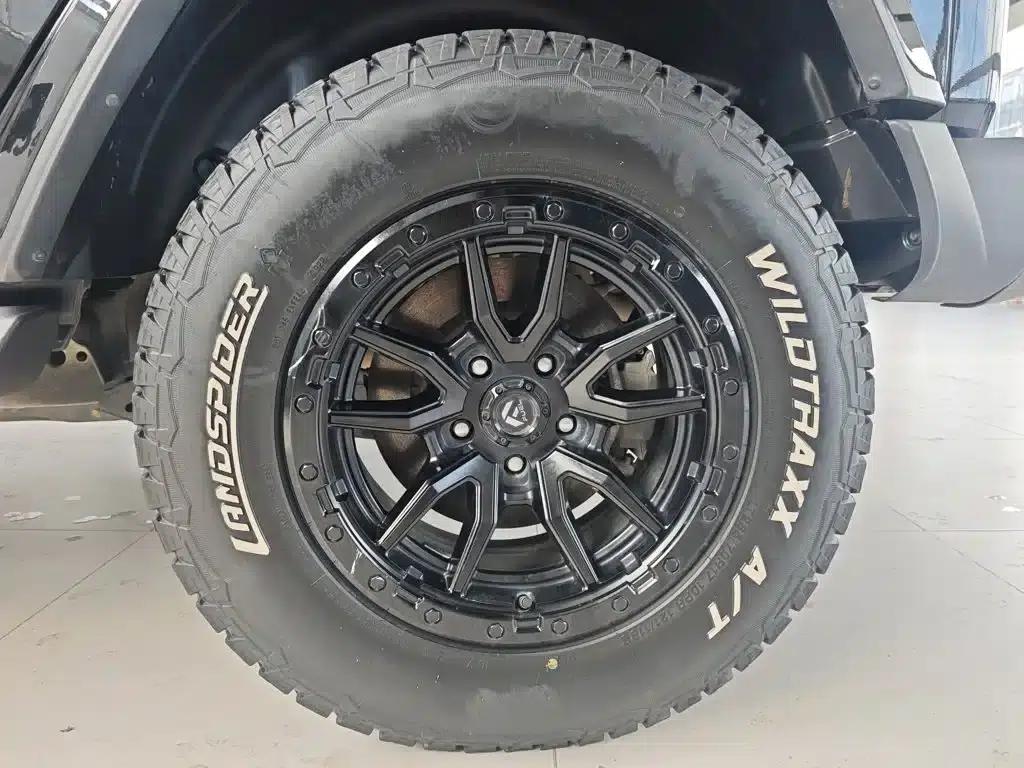 Jeep Wrangler New Energy 2021 Model 4-Door 2.0T 4xe Sahara — миниатюра 7