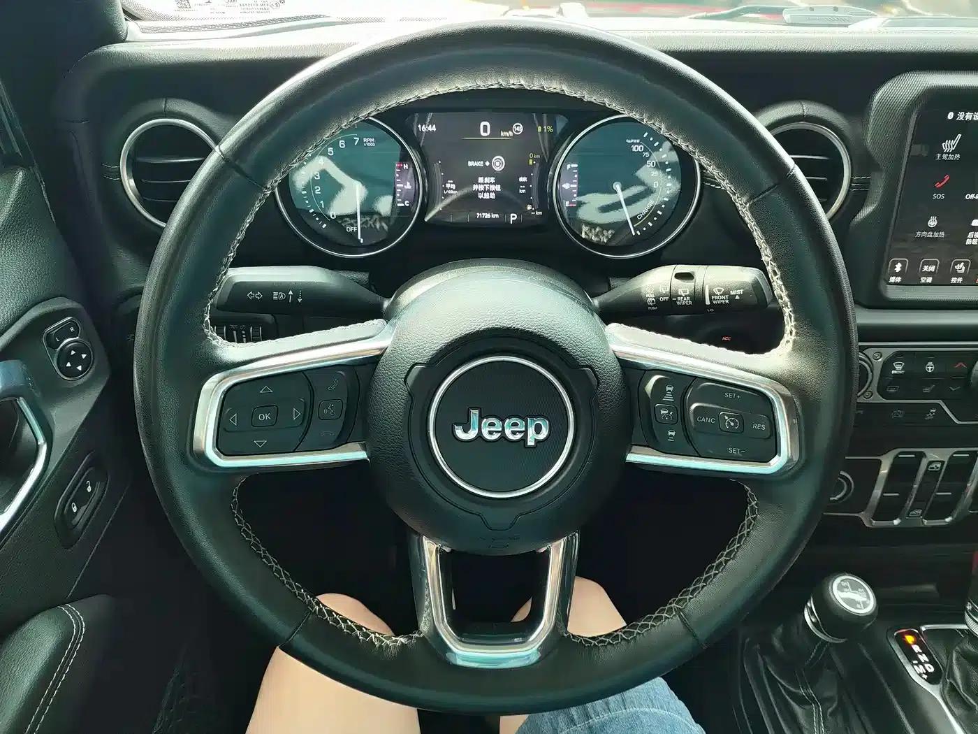 Jeep Wrangler New Energy 2021 Model 4-Door 2.0T 4xe Sahara — миниатюра 13