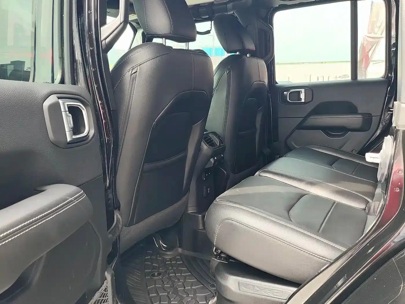 Jeep Wrangler New Energy 2021 Model 4-Door 2.0T 4xe Sahara — миниатюра 6
