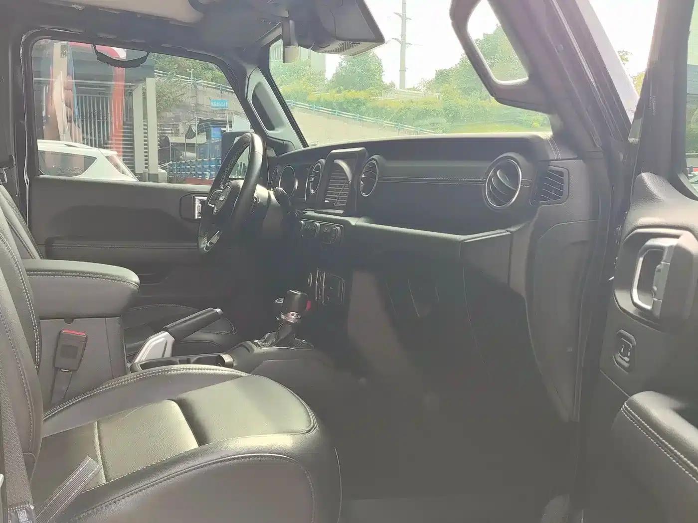Jeep Wrangler New Energy 2021 Model 4-Door 2.0T 4xe Sahara — миниатюра 7