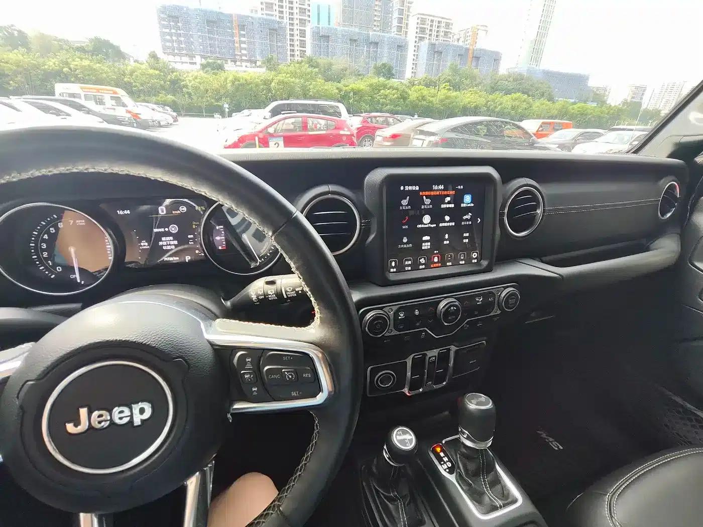 Jeep Wrangler New Energy 2021 Model 4-Door 2.0T 4xe Sahara — миниатюра 10