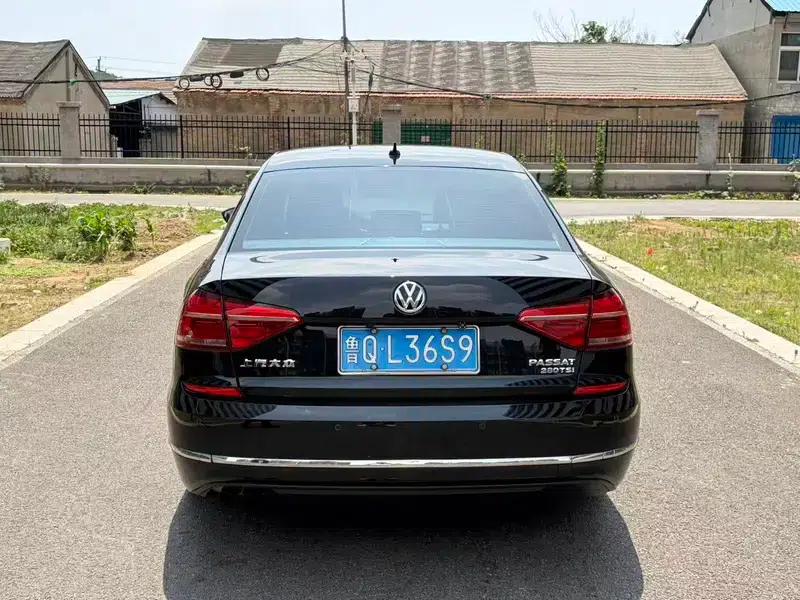 2016 Passat 280TSI DSG Premium Edition — миниатюра 5
