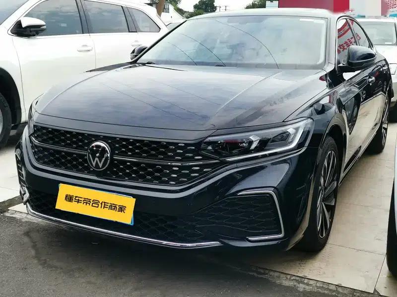 2022 Volkswagen Passat 330TSI Starry Sky Elite Edition — миниатюра 1