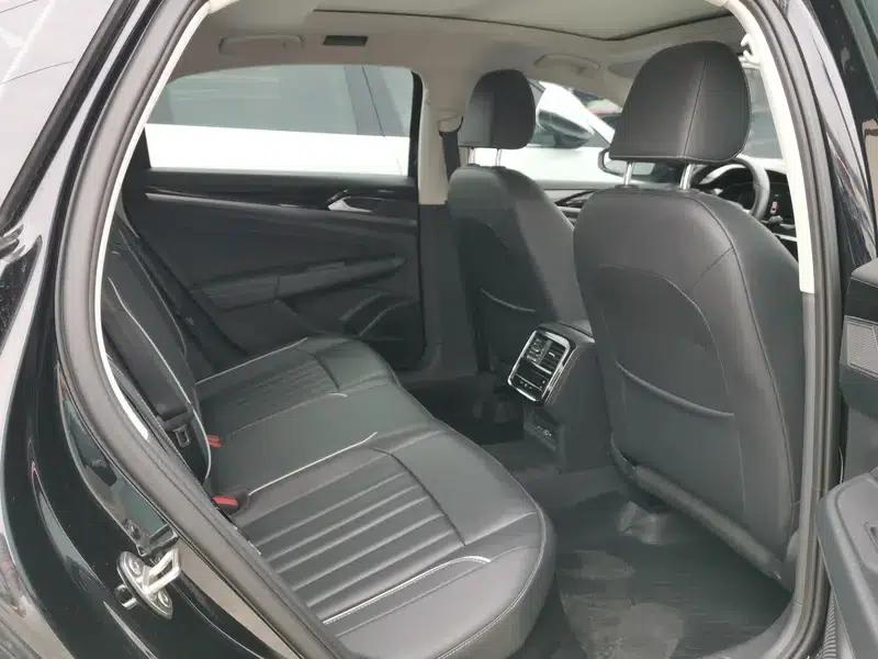 2022 Volkswagen Passat 330TSI Starry Sky Elite Edition — миниатюра 11
