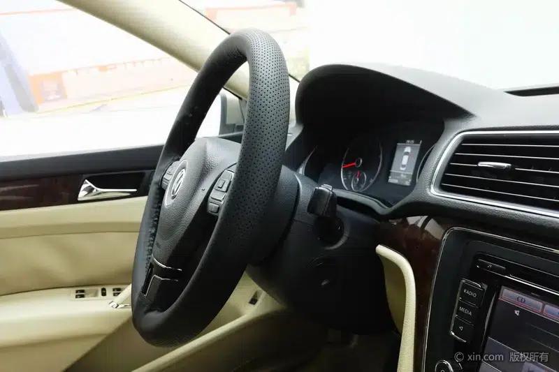 2013 Passat 1.8TSI DSG Royal Edition — миниатюра 12