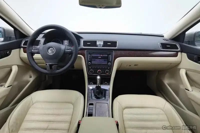 2013 Passat 1.8TSI DSG Royal Edition — миниатюра 13