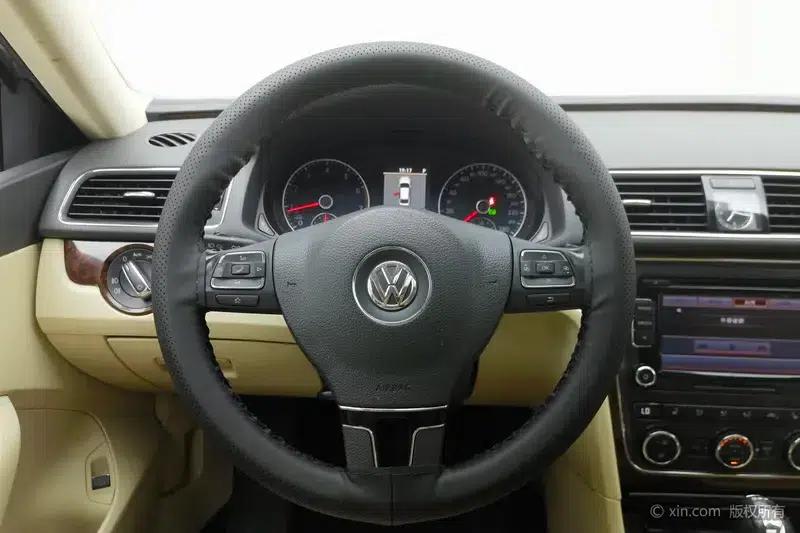 2013 Passat 1.8TSI DSG Royal Edition — миниатюра 14