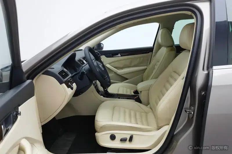 2013 Passat 1.8TSI DSG Royal Edition — миниатюра 17