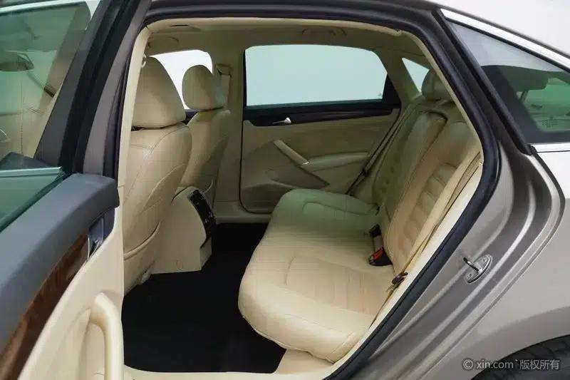 2013 Passat 1.8TSI DSG Royal Edition — миниатюра 19